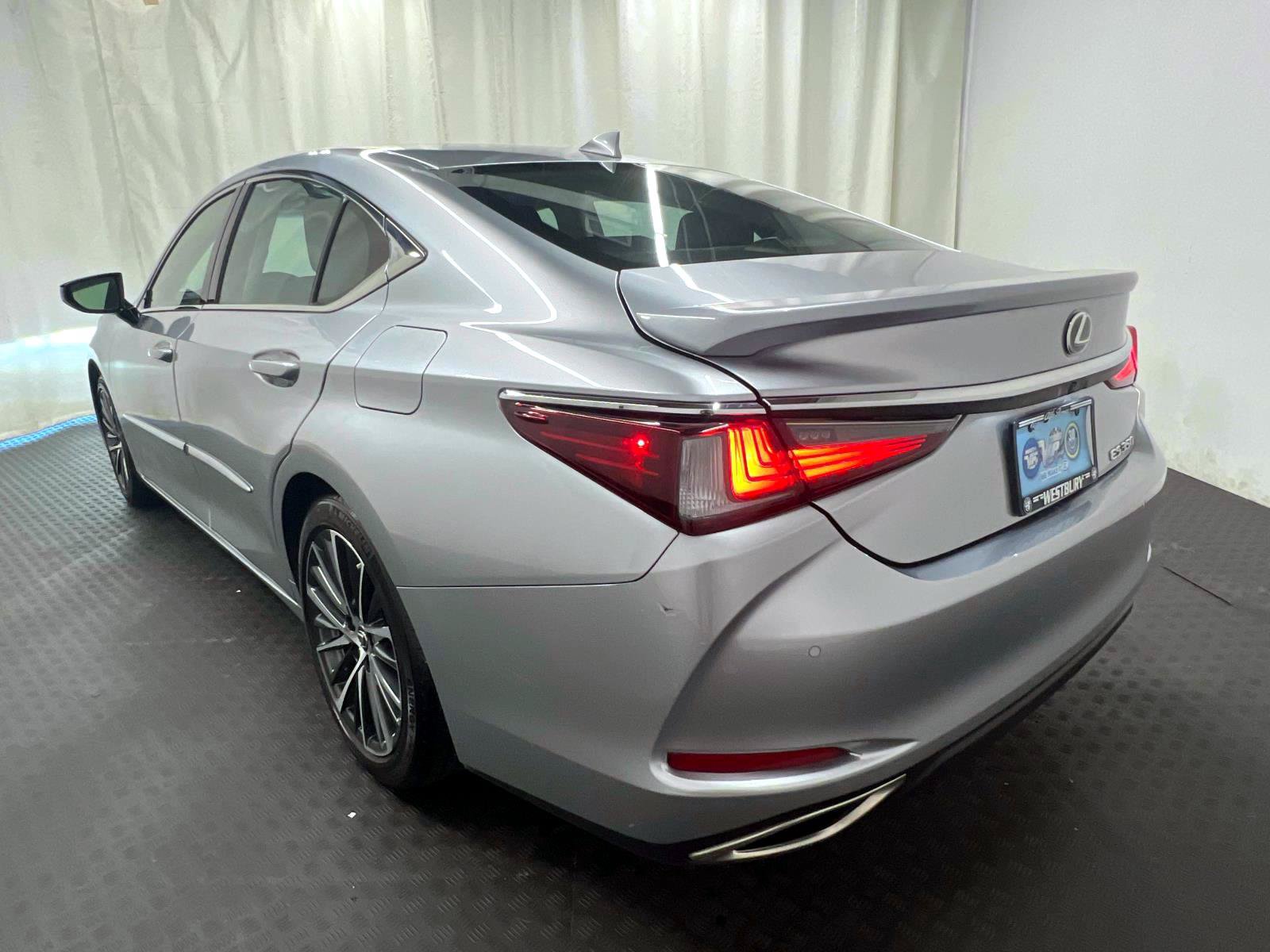 Used 2023 Lexus ES 350 w/ Premium Package FWD image 8