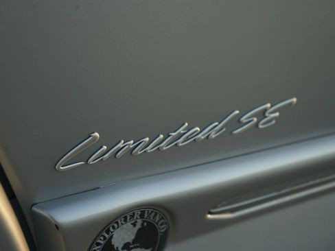 Used 2016 Chevrolet Express 2500 Extended image 12