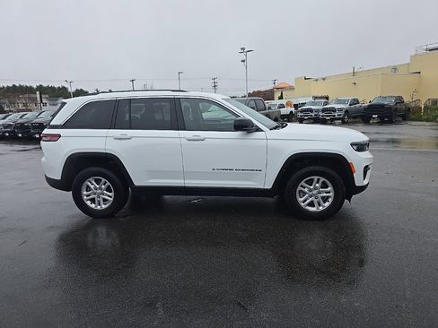 Certified 2023 Jeep Grand Cherokee Laredo image 8