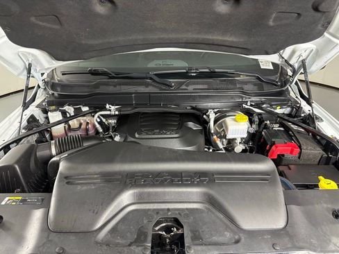 Used 2024 RAM 2500 Tradesman w/ Chrome Appearance Group RWD image 43