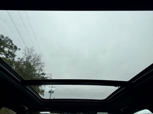 Used 2024 GMC Yukon XL Denali w/ Advanced Technology Package image 37