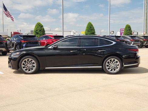 Used 2018 Lexus LS 500 w/ Accessory Package (Z2) RWD image 4