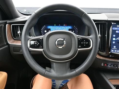 Used 2024 Volvo XC60 B5 Ultimate w/ Protection Package Premier AWD/4WD image 25