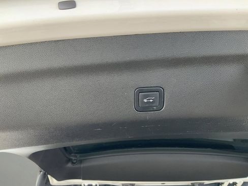 Used 2021 GMC Yukon Denali w/ Denali Premium Package AWD/4WD image 15
