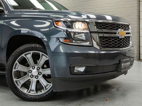 Used 2019 Chevrolet Suburban LT image 8