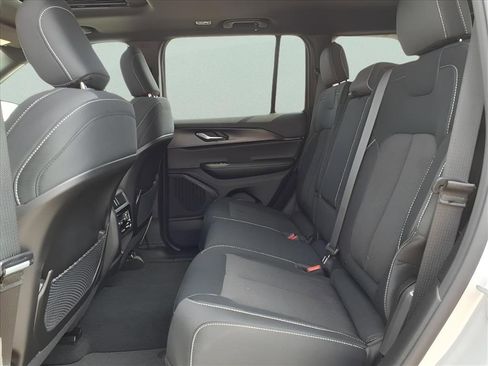 New 2025 Jeep Grand Cherokee Laredo X image 11