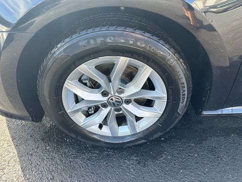 Used 2018 Volkswagen Passat 2.0T S image 12