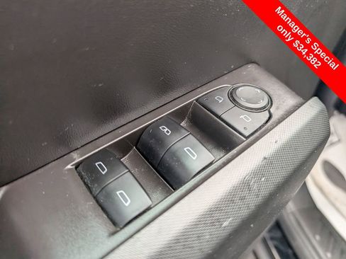 Used 2024 Chevrolet Colorado LT w/ LT Convenience Package AWD/4WD image 17