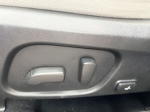 Used 2018 Subaru Forester 2.5i Premium w/ All-Weather Package AWD/4WD image 19