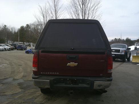 Used 2008 GMC Sierra 2500 SLE w/ Z71 Off-Road Package image 6