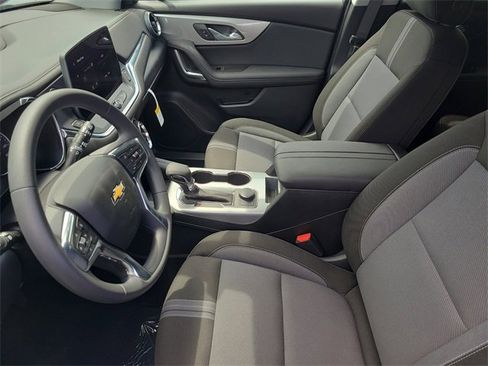 New 2025 Chevrolet Blazer LT w/ Midnight/Sport Edition image 17
