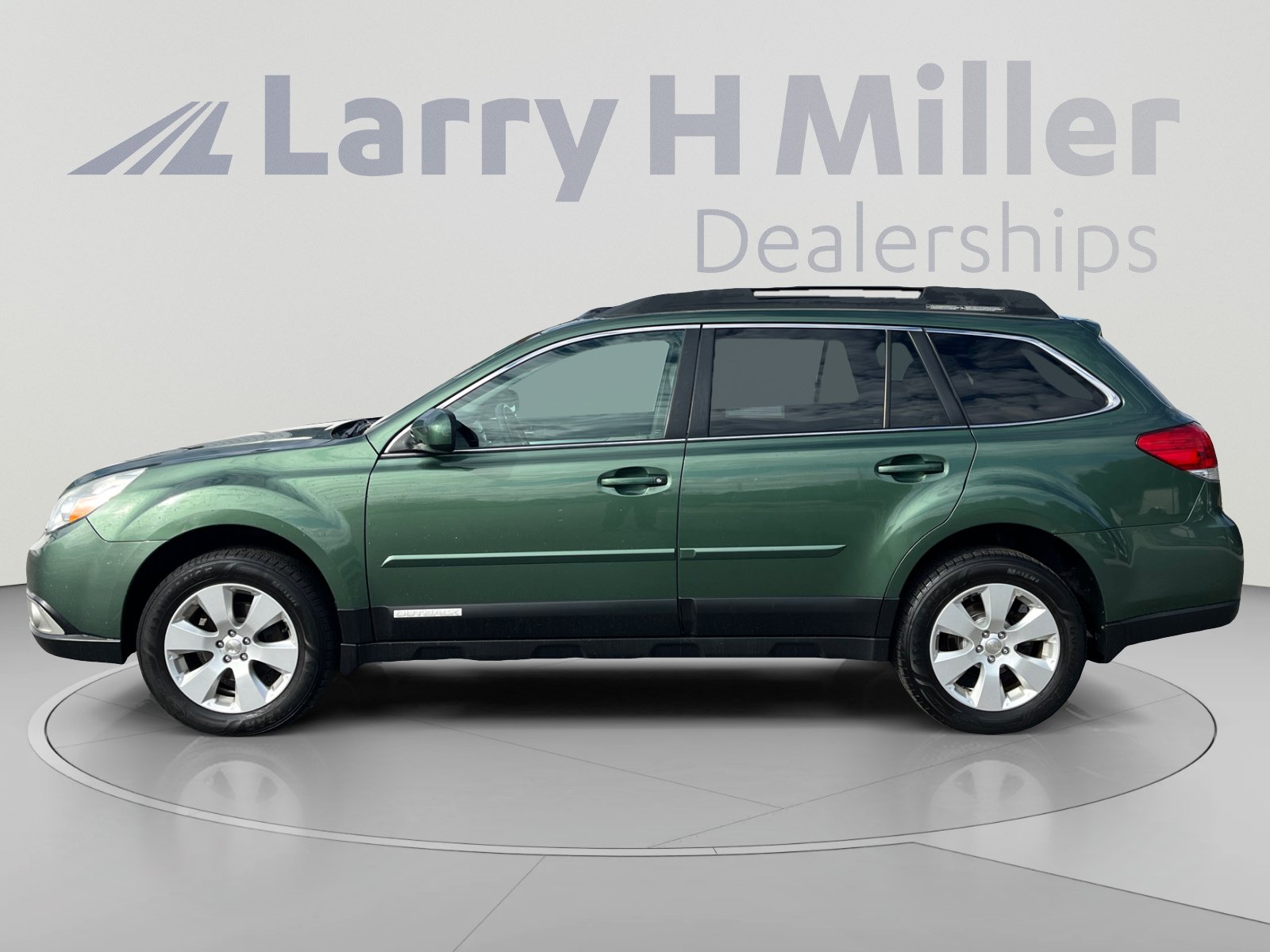 Used 2011 Subaru Outback 2.5i Premium AWD/4WD image 2