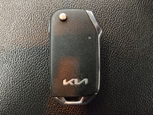 Used 2022 Kia Forte LXS FWD image 32