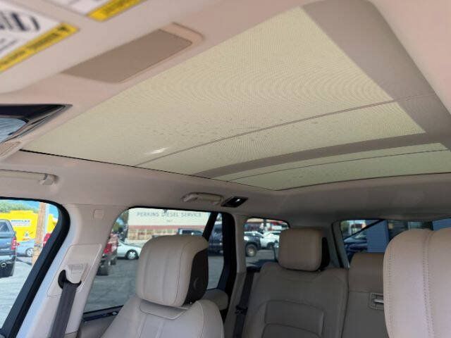 Used 2020 Land Rover Range Rover AWD/4WD image 12