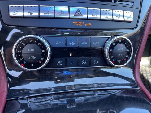 Used 2013 Mercedes-Benz SL 550 image 17