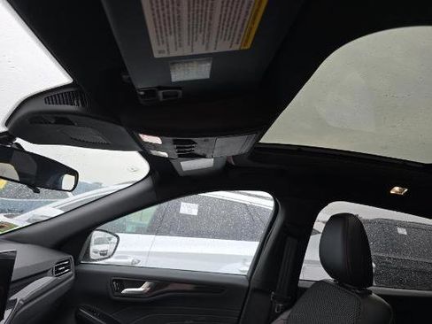 Used 2024 Ford Escape ST-Line w/ Tech Pack #1 image 9