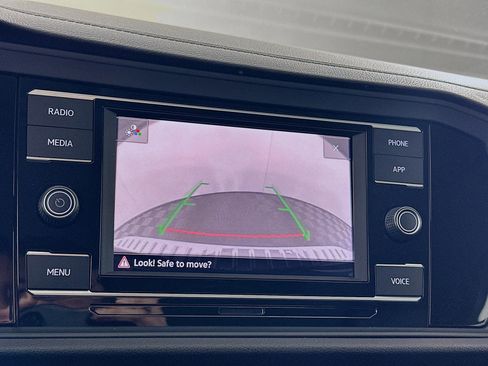 Used 2024 Volkswagen Jetta SE image 22