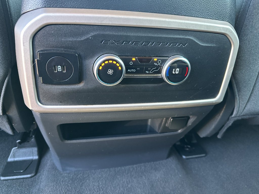 Used 2024 Ford Expedition XLT RWD image 19