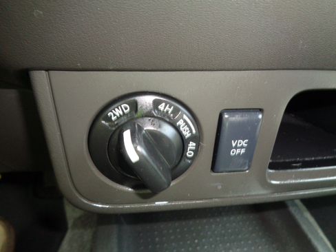 Used 2011 Nissan Xterra S image 21