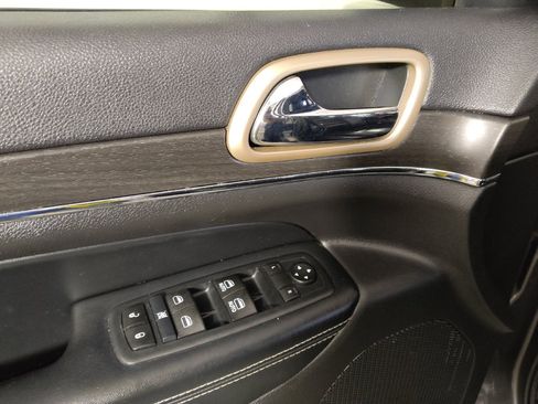 Used 2017 Jeep Grand Cherokee Limited RWD image 27