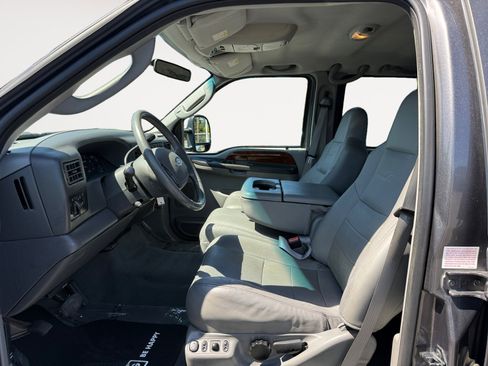 Used 2003 Ford F250 Lariat RWD image 10