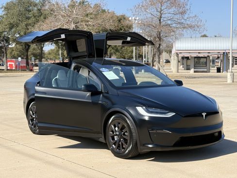 Used 2022 Tesla Model X image 24