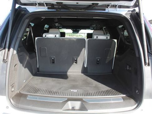 Used 2026 Cadillac Escalade ESV Platinum Sport w/ LPO, ONYX Package AWD/4WD image 5