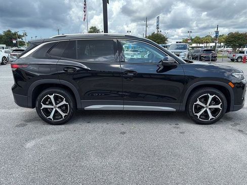 New 2025 Volkswagen Tiguan SE image 7