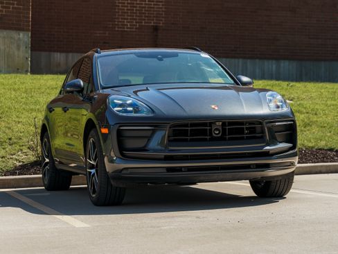 Used 2023 Porsche Macan Turbo AWD/4WD image 1
