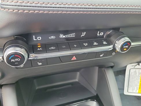 New 2026 MAZDA MAZDA3 Hatchback w/Premium Plus Pkg image 29