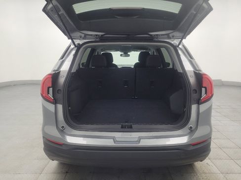 Used 2024 GMC Terrain SLE FWD image 29