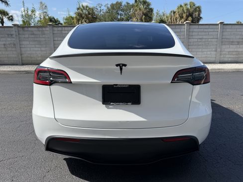 Used 2024 Tesla Model Y Performance AWD/4WD image 12