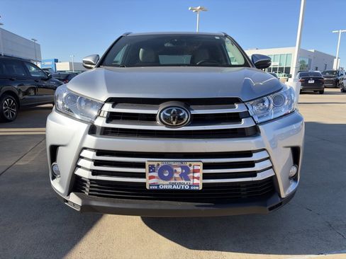 Used 2018 Toyota Highlander SE image 4