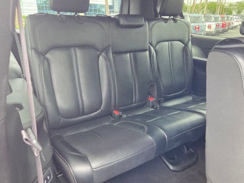 Used 2024 Jeep Wagoneer L Series II w/ Flexible Seating Group AWD/4WD image 16