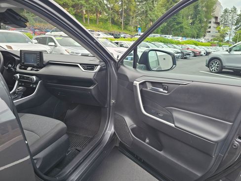Used 2022 Toyota RAV4 XLE w/ Convenience Package AWD/4WD image 11