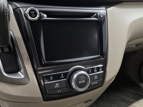 Used 2015 Honda Odyssey Touring Elite image 9