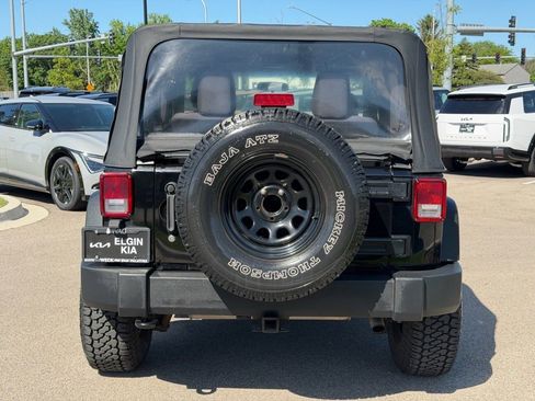 Used 2017 Jeep Wrangler Sport AWD/4WD image 4