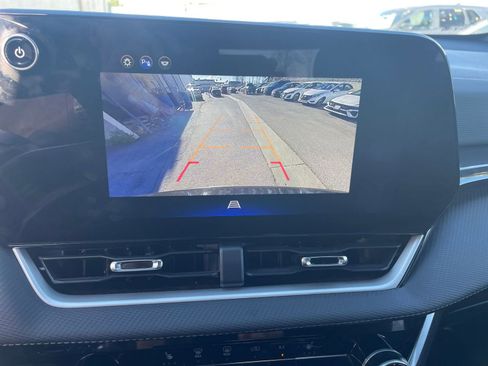 Used 2025 Chevrolet Equinox LT image 17