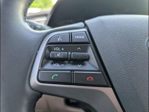 Used 2017 Hyundai Elantra Value Edition w/ Cargo Package FWD image 13