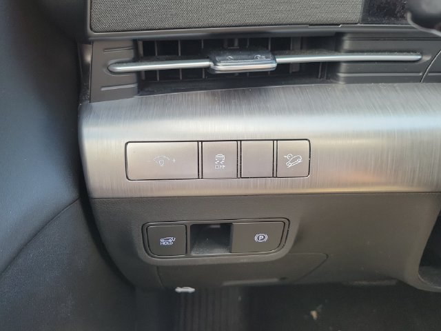 Used 2024 Hyundai Kona Limited AWD/4WD image 24