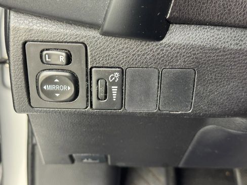 Used 2018 Toyota Corolla SE image 16