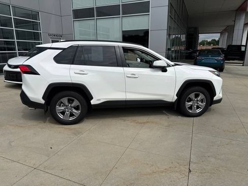 Used 2025 Toyota RAV4 XLE w/ Convenience Package AWD/4WD image 8
