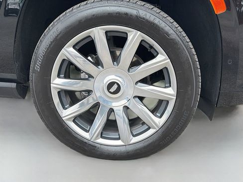 Certified 2024 Cadillac Escalade Premium Luxury Platinum image 33