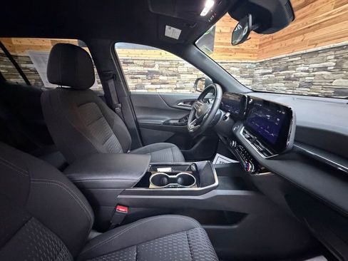 Used 2025 Chevrolet Equinox LT AWD/4WD image 14