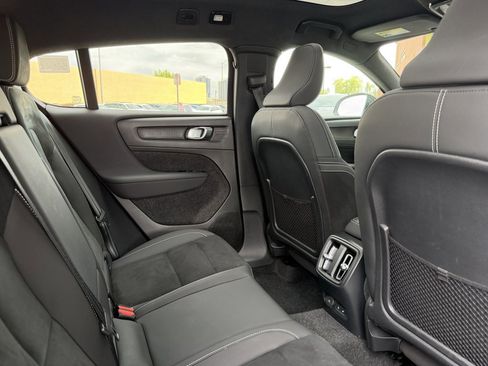 Used 2024 Volvo C40 P8 Recharge Ultimate w/ Protection Package Premier image 38