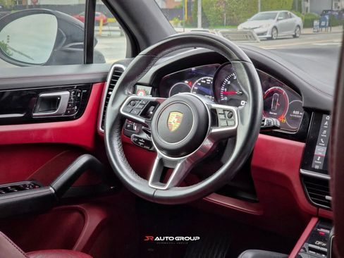Used 2019 Porsche Cayenne AWD/4WD image 11