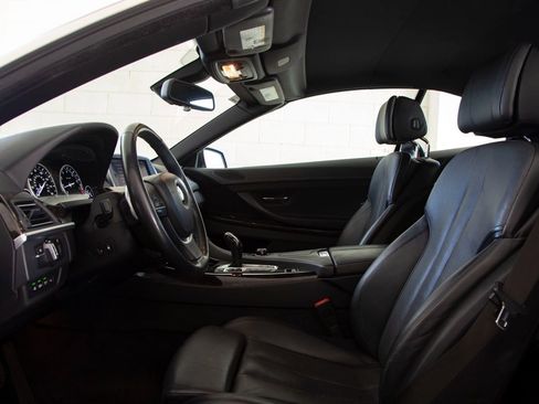 Used 2013 BMW 650i xDrive Convertible image 11