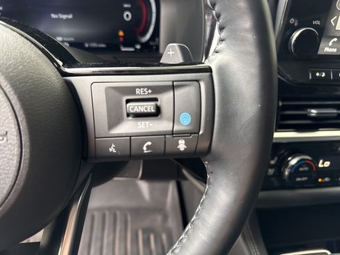 Used 2024 Nissan Pathfinder Platinum AWD/4WD image 19