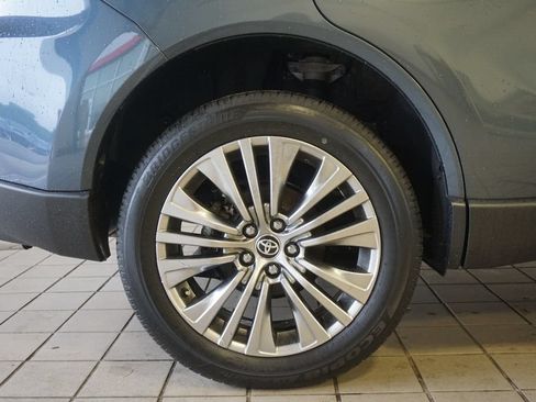 Used 2022 Toyota Venza Limited AWD/4WD image 33