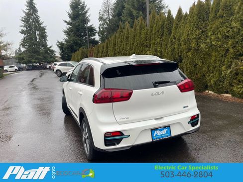 Used 2022 Kia Niro EX image 9